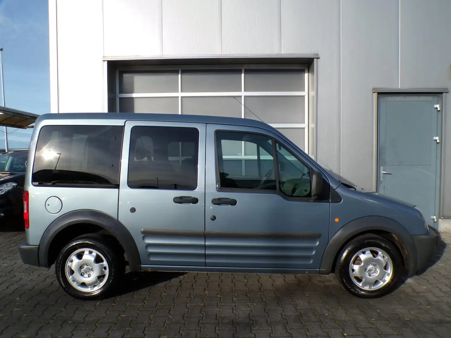Ford Tourneo Connect 1.8-16V SWB Futura|Trekhaak|Airco|Radio Bleu - 2