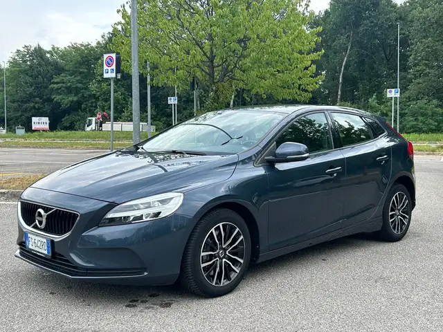 Volvo V40 Volvo V40 D2 Geartronic R-Design | Navi | LED | PD