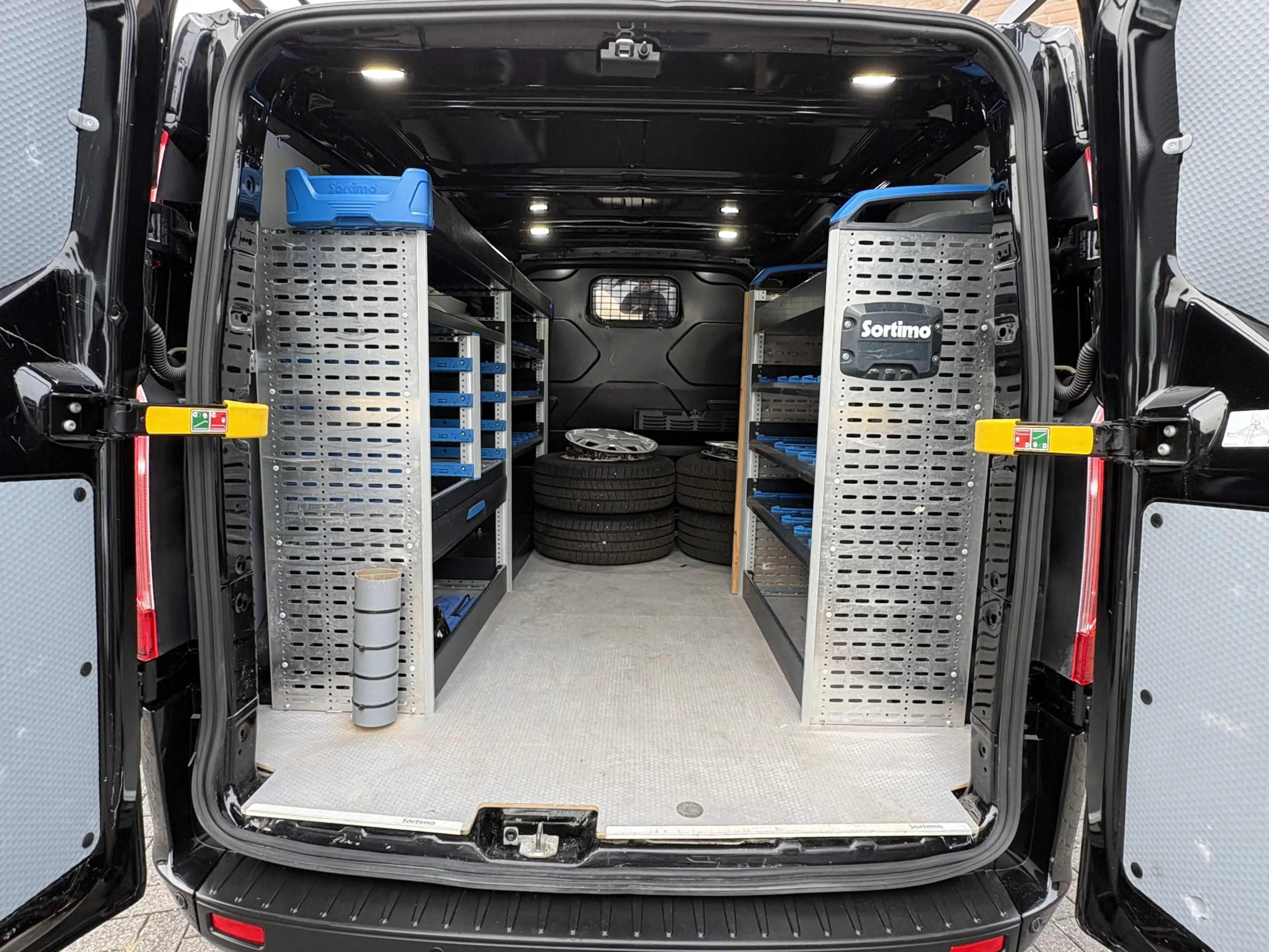 Ford Transit Custom 2.0TDCI 130PK Raptor Edition / Carplay / Trekhaak — photo 3