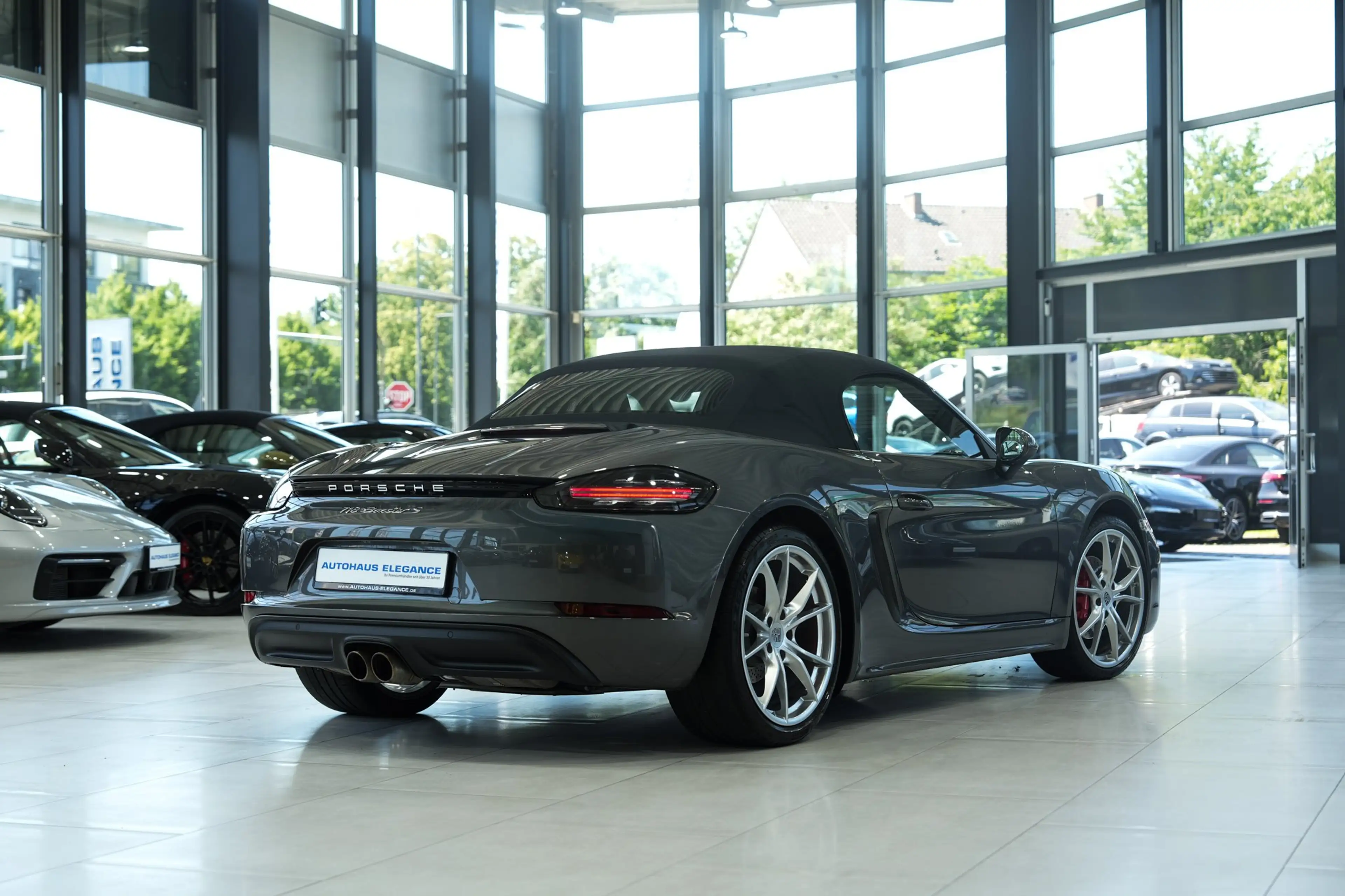 Porsche 718 Boxter S*SPORTSITZE*LEDER*HIFI*PDK*LM"20* — photo 9