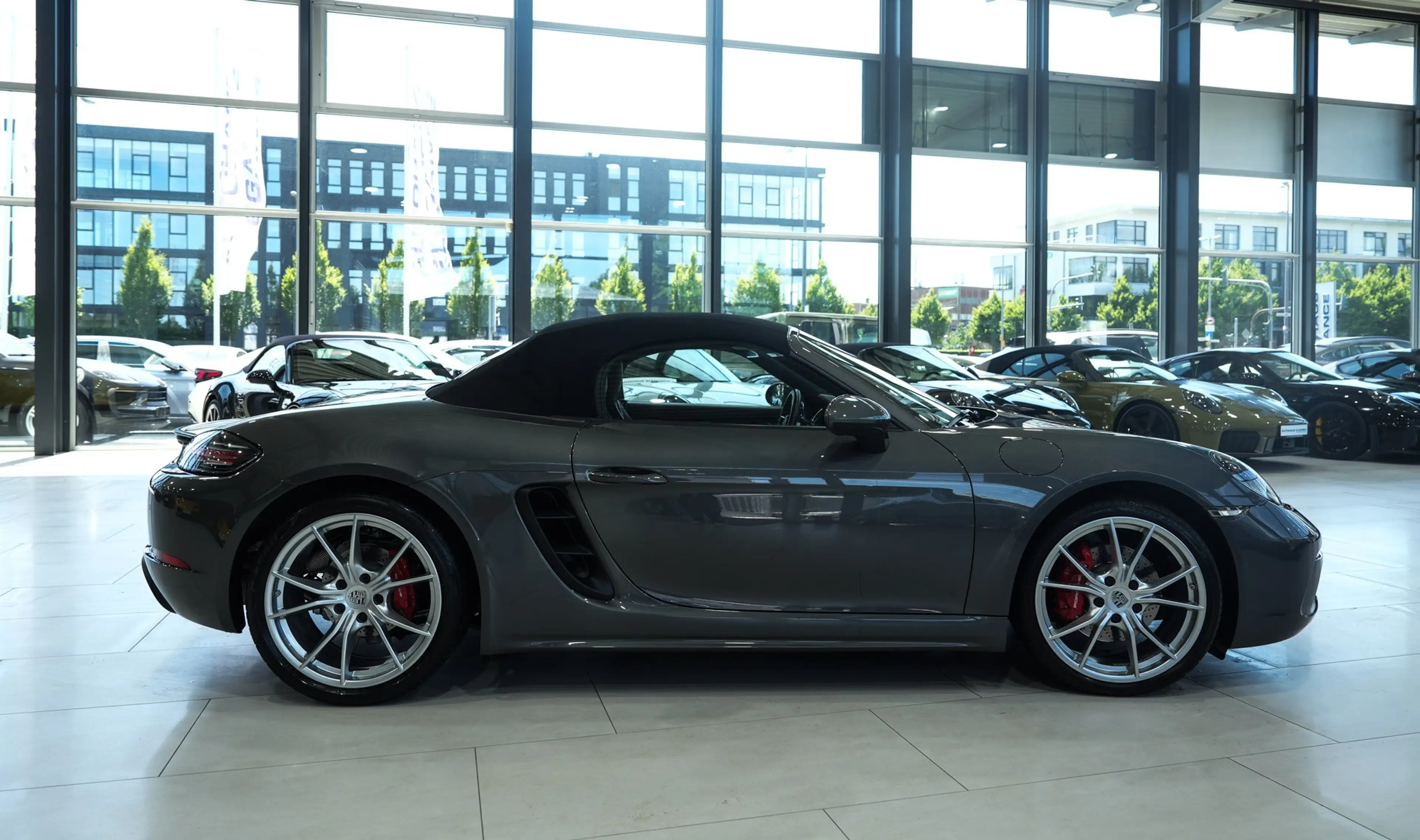 Porsche 718 Boxter S*SPORTSITZE*LEDER*HIFI*PDK*LM"20* — photo 10