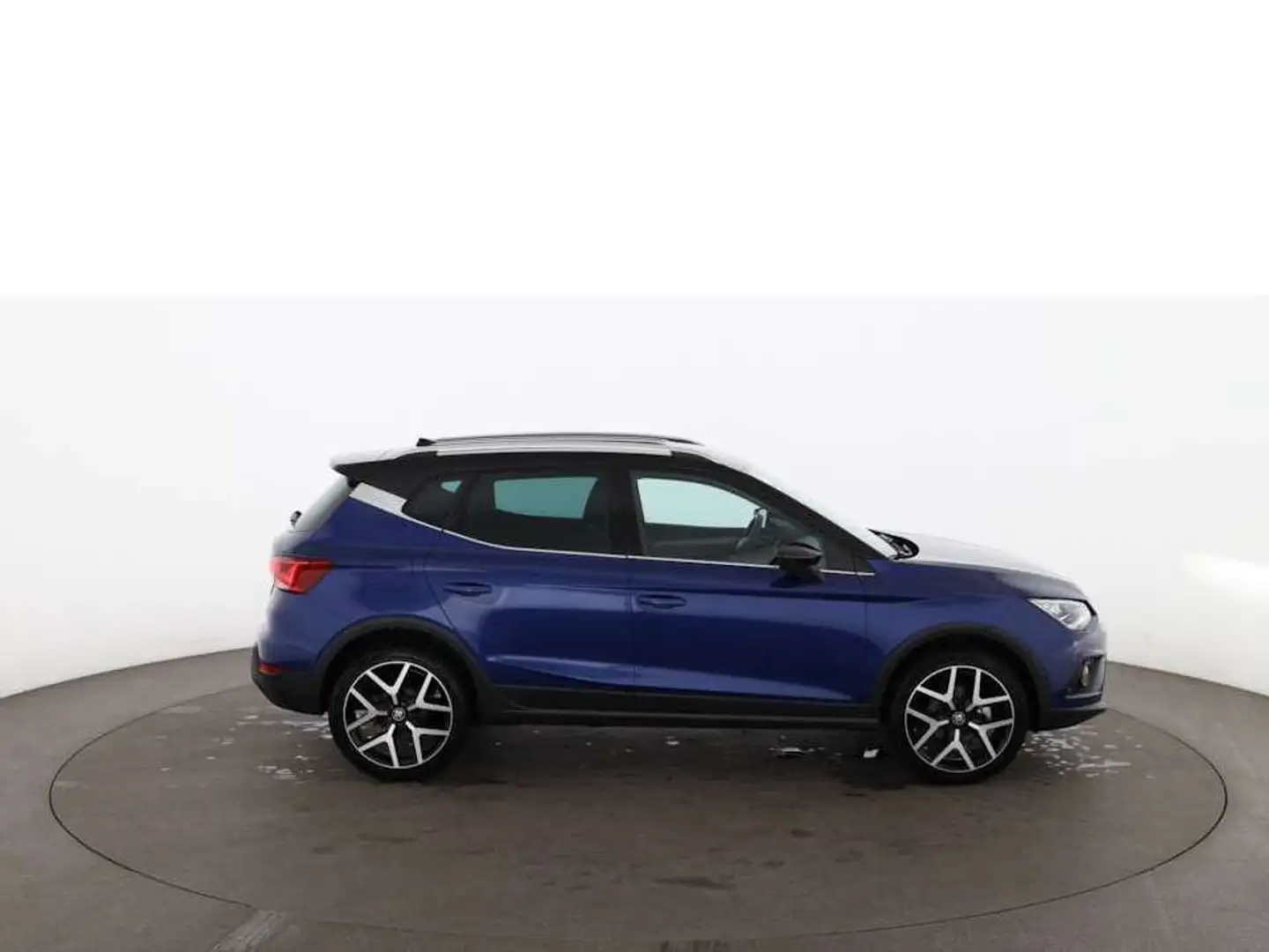 SEAT Arona 1.0 TSI FR Aut LED AHK RADAR R-CAM SITZHZG Blau - 2