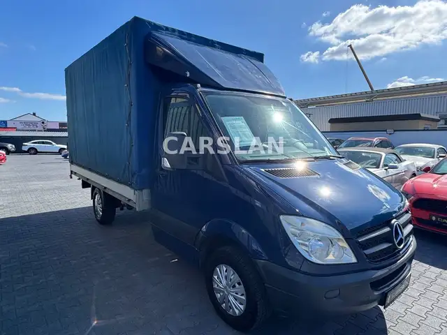 Mercedes-Benz Sprinter view 2