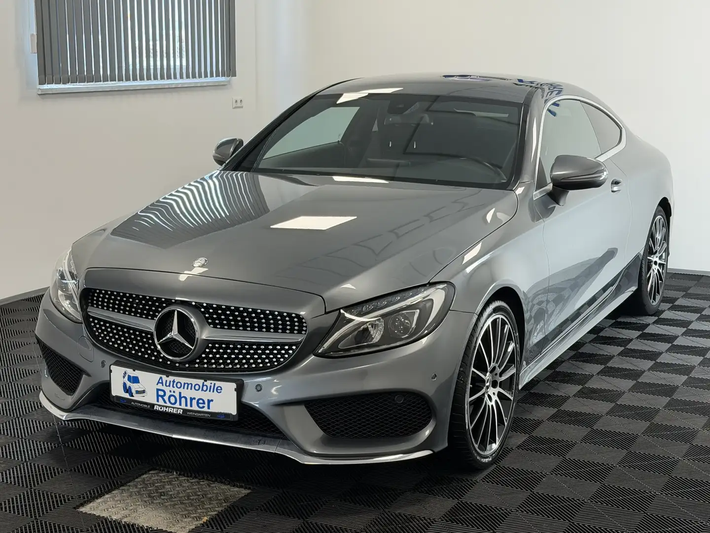 Mercedes-Benz C 200 Coupé AMG-Line Gris - 2