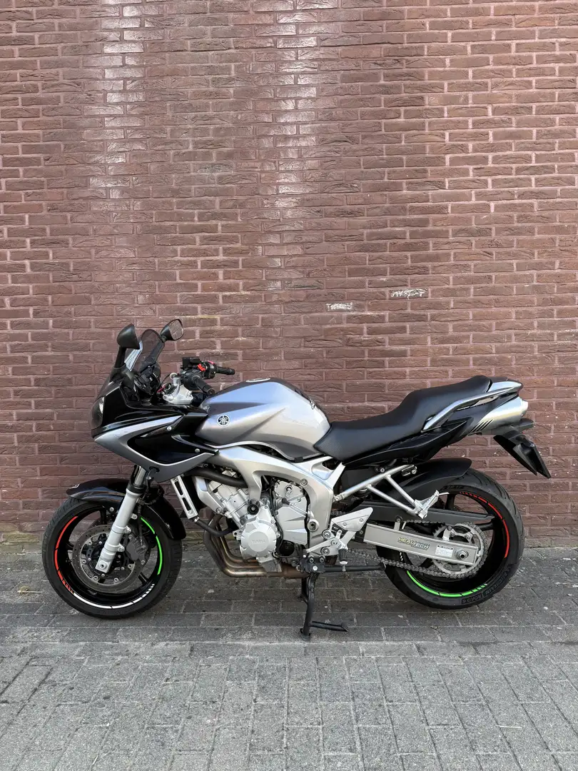 Yamaha FZ 6 Yamaha FZ 6-S Fazer Gris - 1