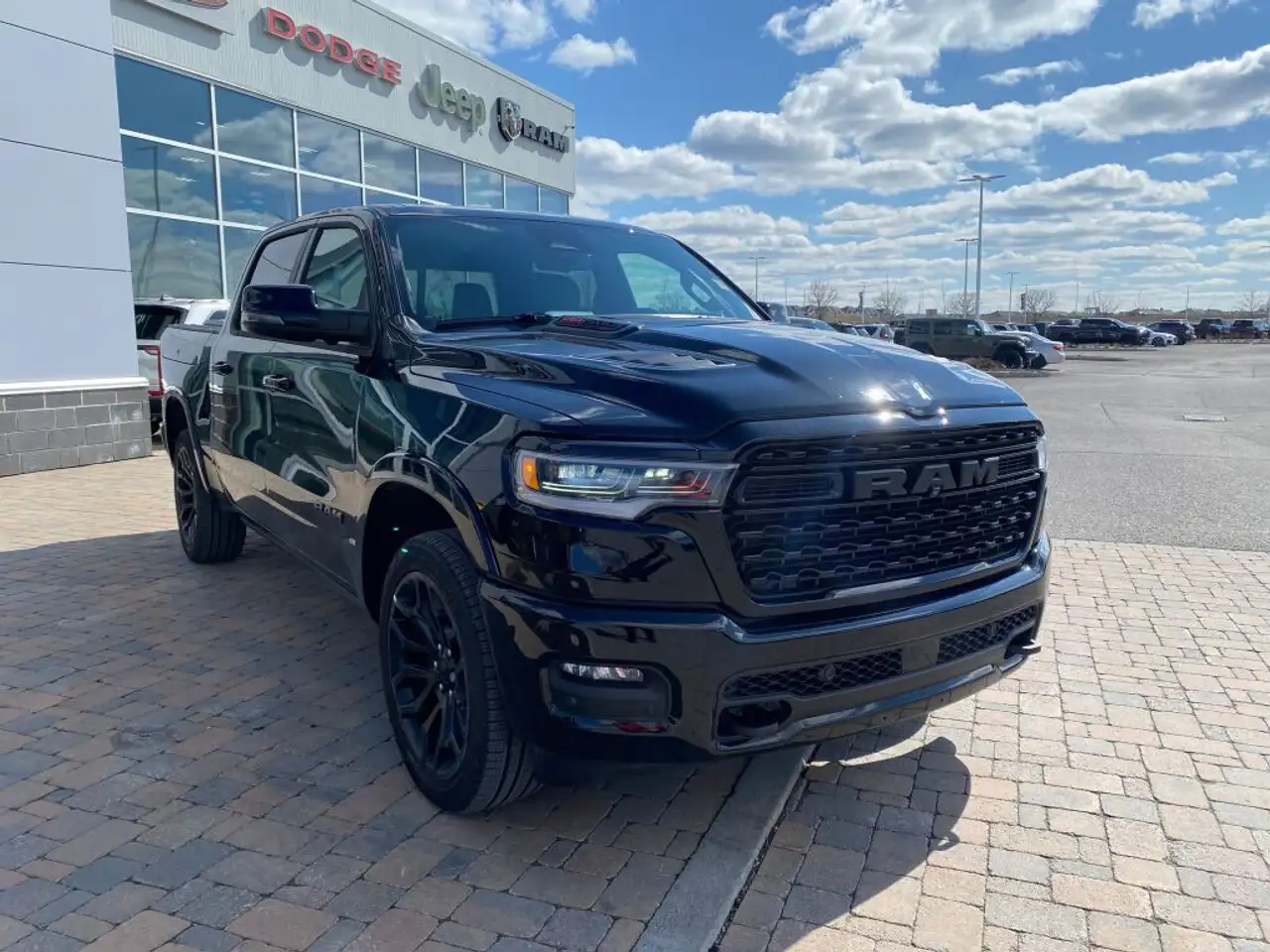 RAM 1500 снимка RAM 1500