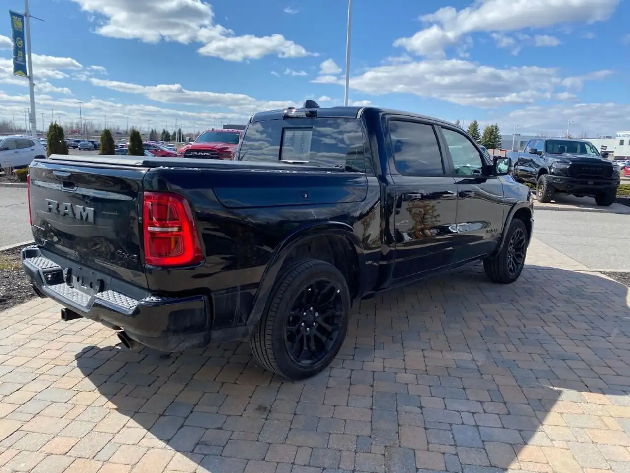 RAM 1500 снимка RAM 1500