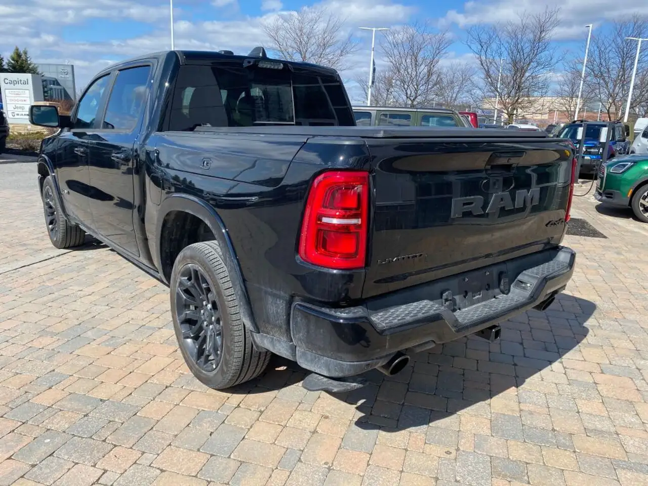 RAM 1500 снимка RAM 1500