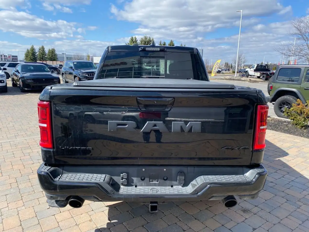 RAM 1500 снимка RAM 1500