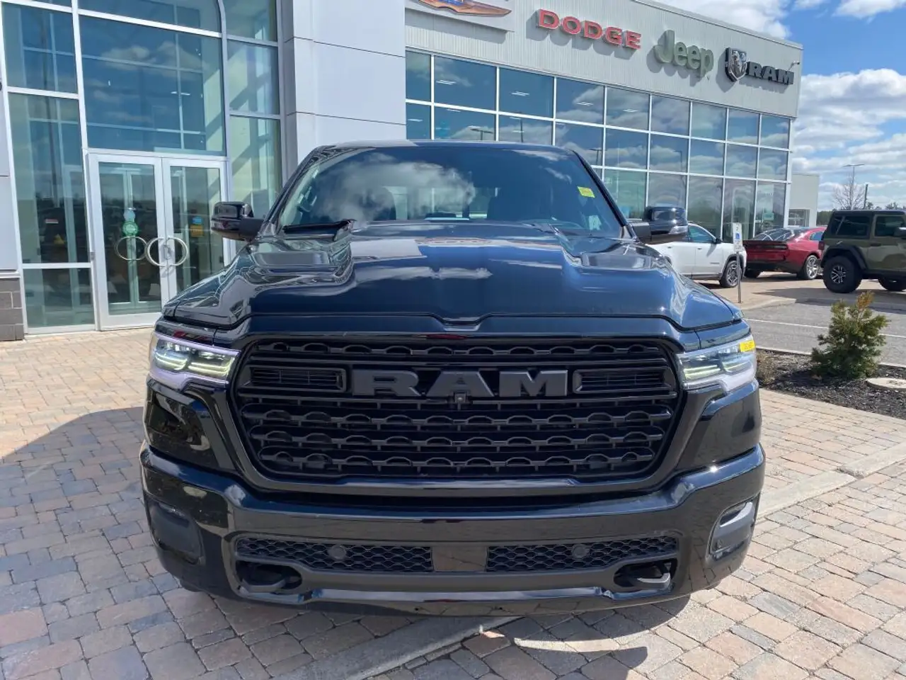 RAM 1500 снимка RAM 1500