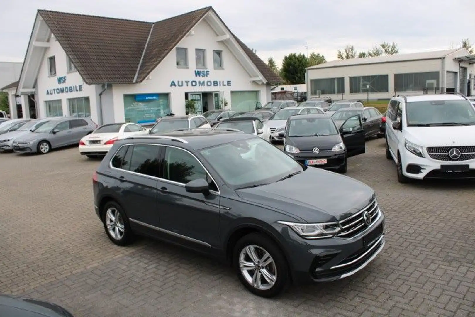 Volkswagen Tiguan Elegance 4Motion,DSG,Navi,LED,Standh,Lede Grau - 1