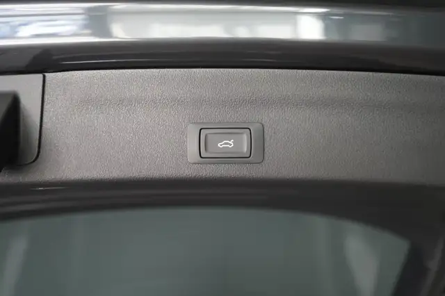Audi A6 view 8