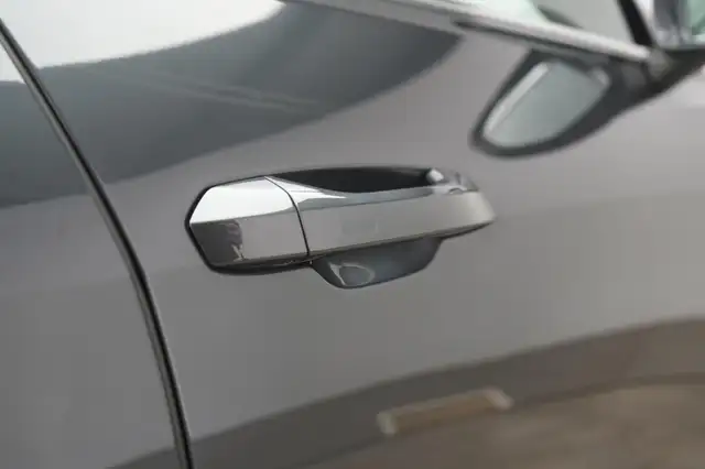 Audi A6 view 13