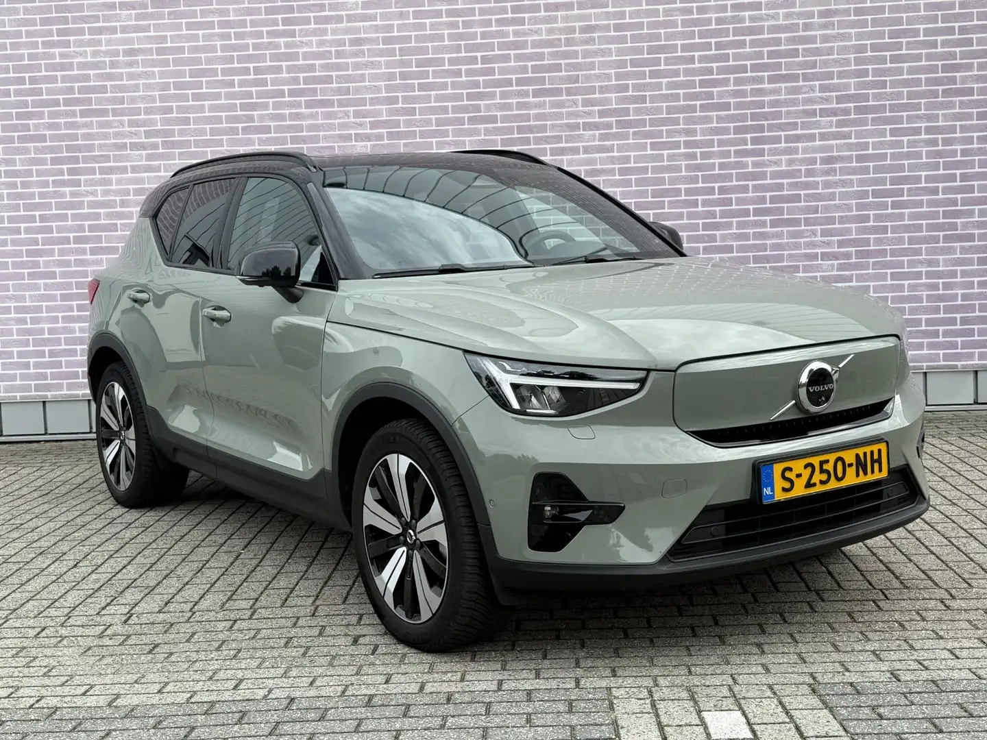 Volvo XC40 Recharge Twin Ultimate 78 kWh AWD | Trekhaak semi Groen - 2