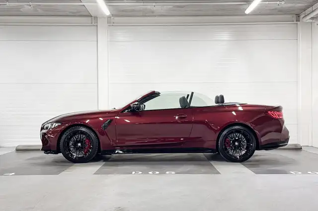 BMW M4 view 6