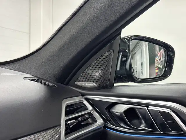 BMW M4 view 23