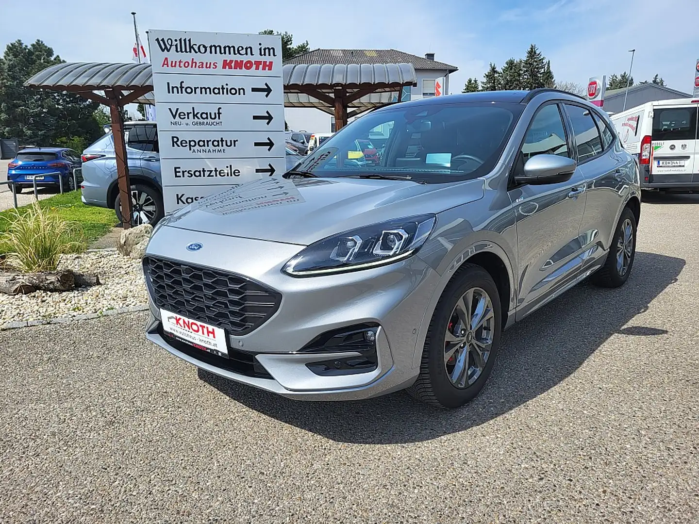 Ford Kuga 1,5 EcoBoost ST-Line Gris - 1