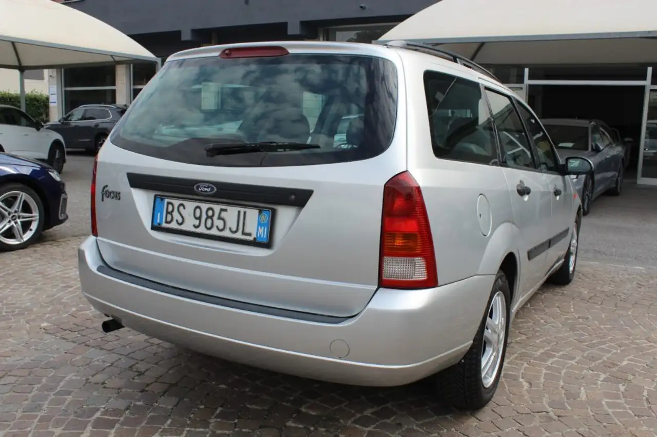 Ford Focus 1.6i 16V cat SW Ghia NEOPATENTATI - NO BOLLO, foto 2
