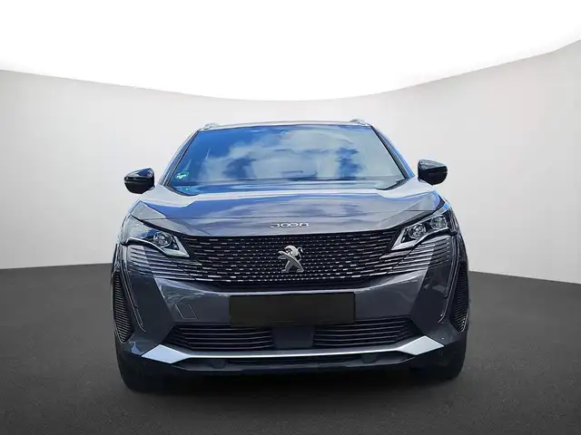 Peugeot 3008 view 3