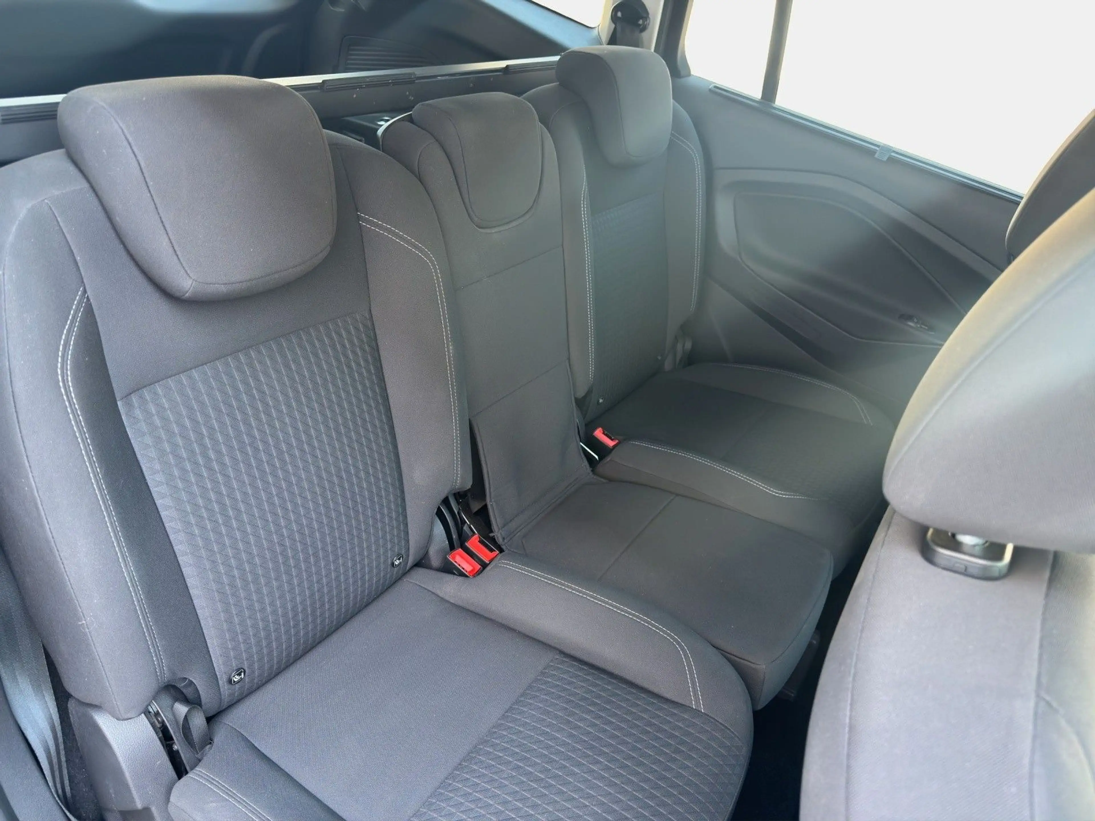 Ford Grand C-Max +SCHIEBETUEREN+NAVI+KAMERA+ — photo 15