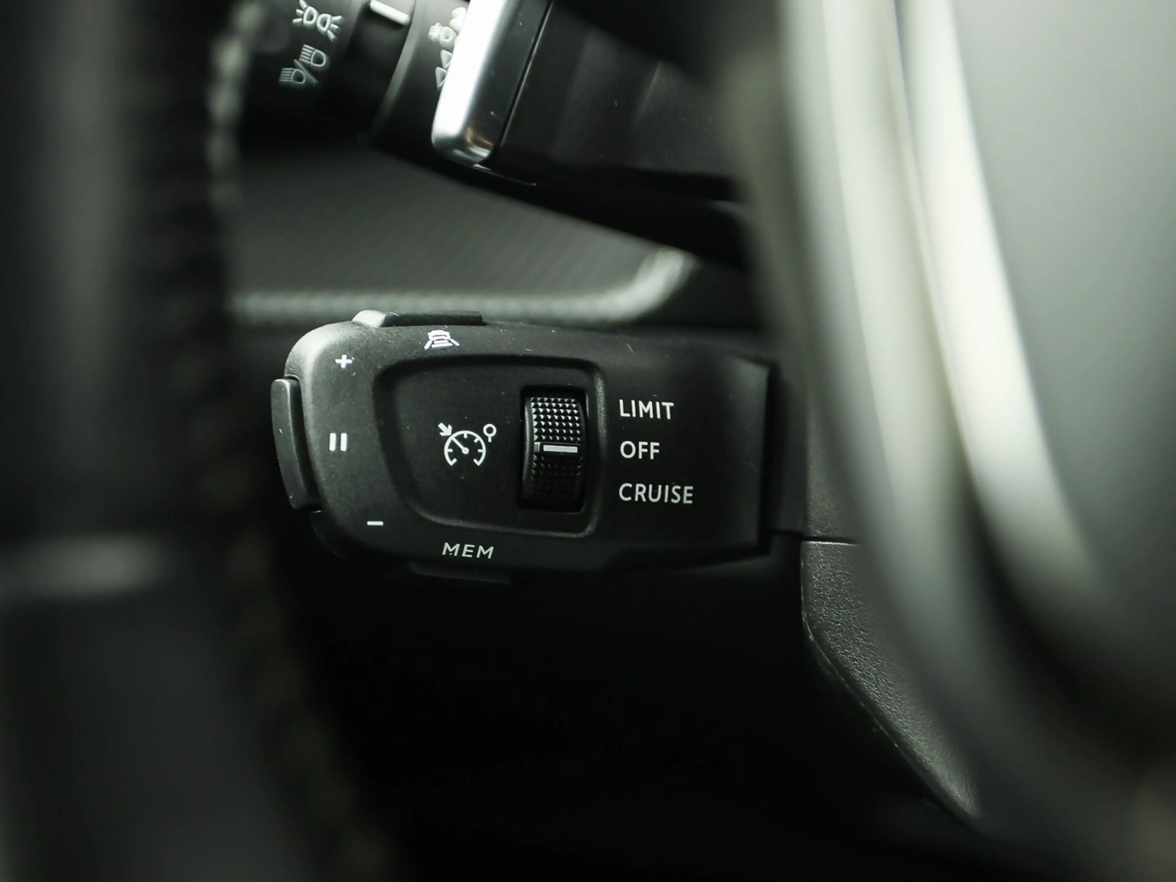 Peugeot 2008 1.2 PureTech Allure Pack Automaat (VIRTUAL COCKPIT — photo 21