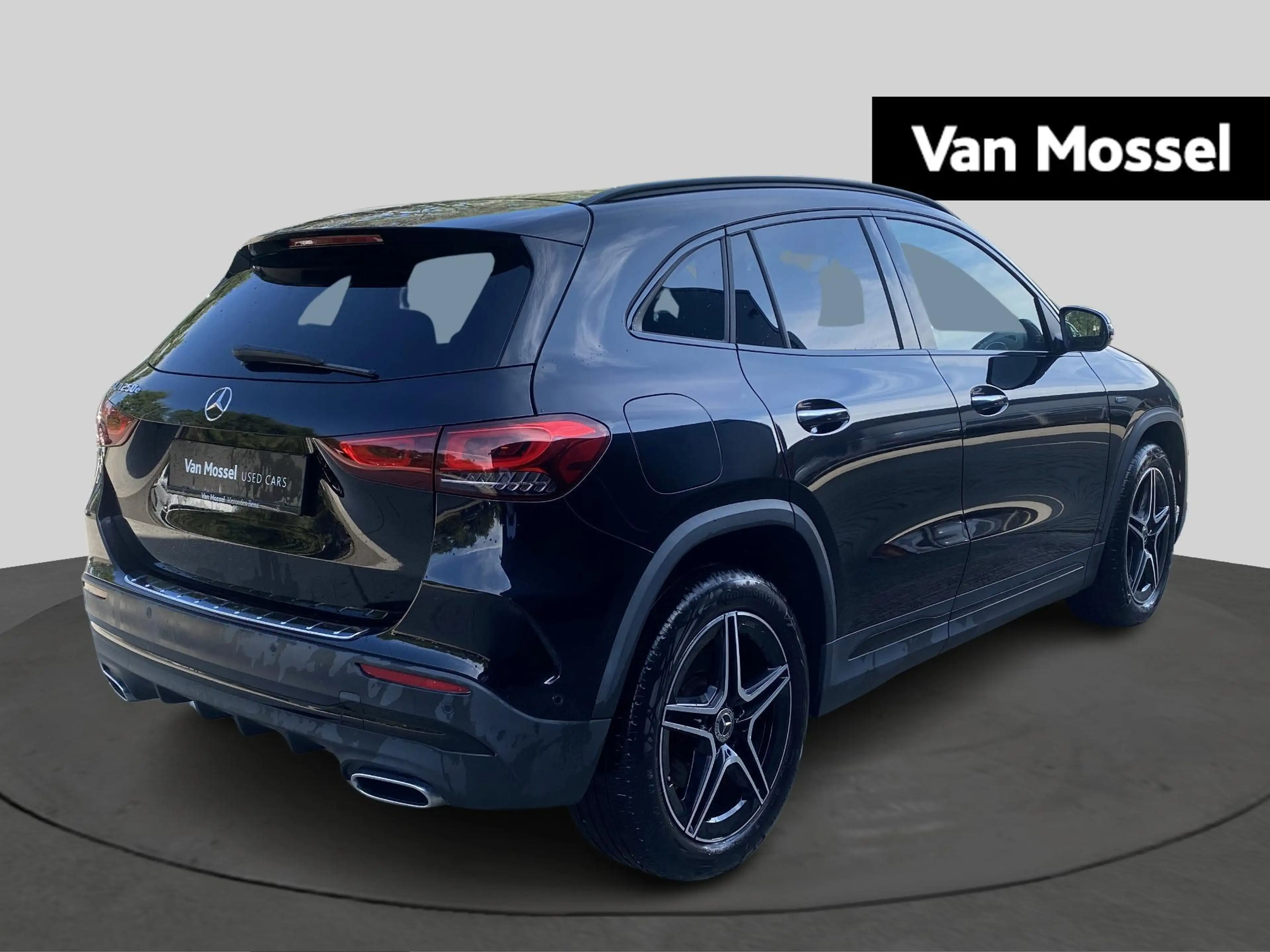 Mercedes-Benz GLA 250 e AMG Line + LEDER + MEMORY + CARPLAY + MULTIBEAM — photo 4