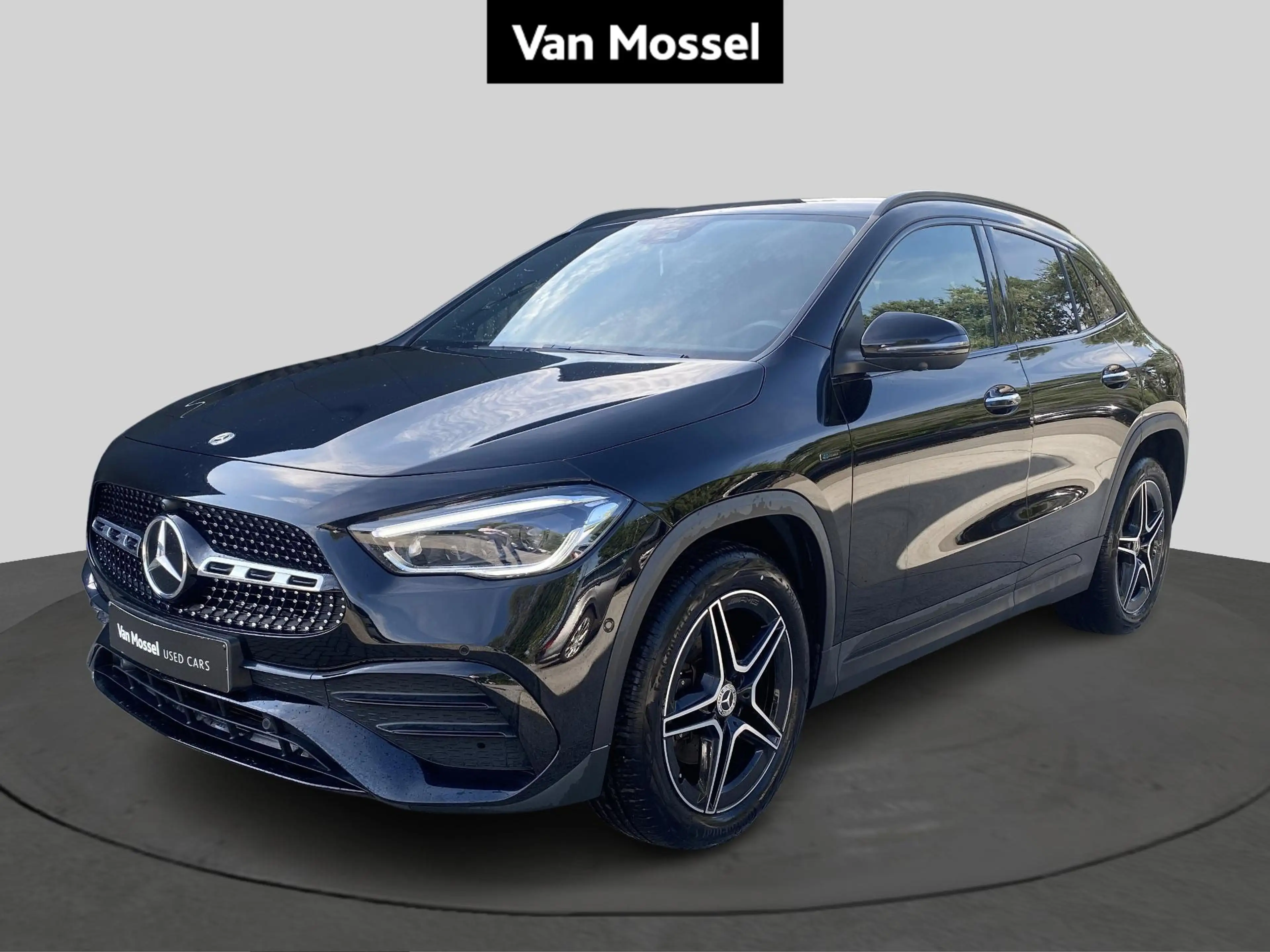 Mercedes-Benz GLA 250 e AMG Line + LEDER + MEMORY + CARPLAY + MULTIBEAM