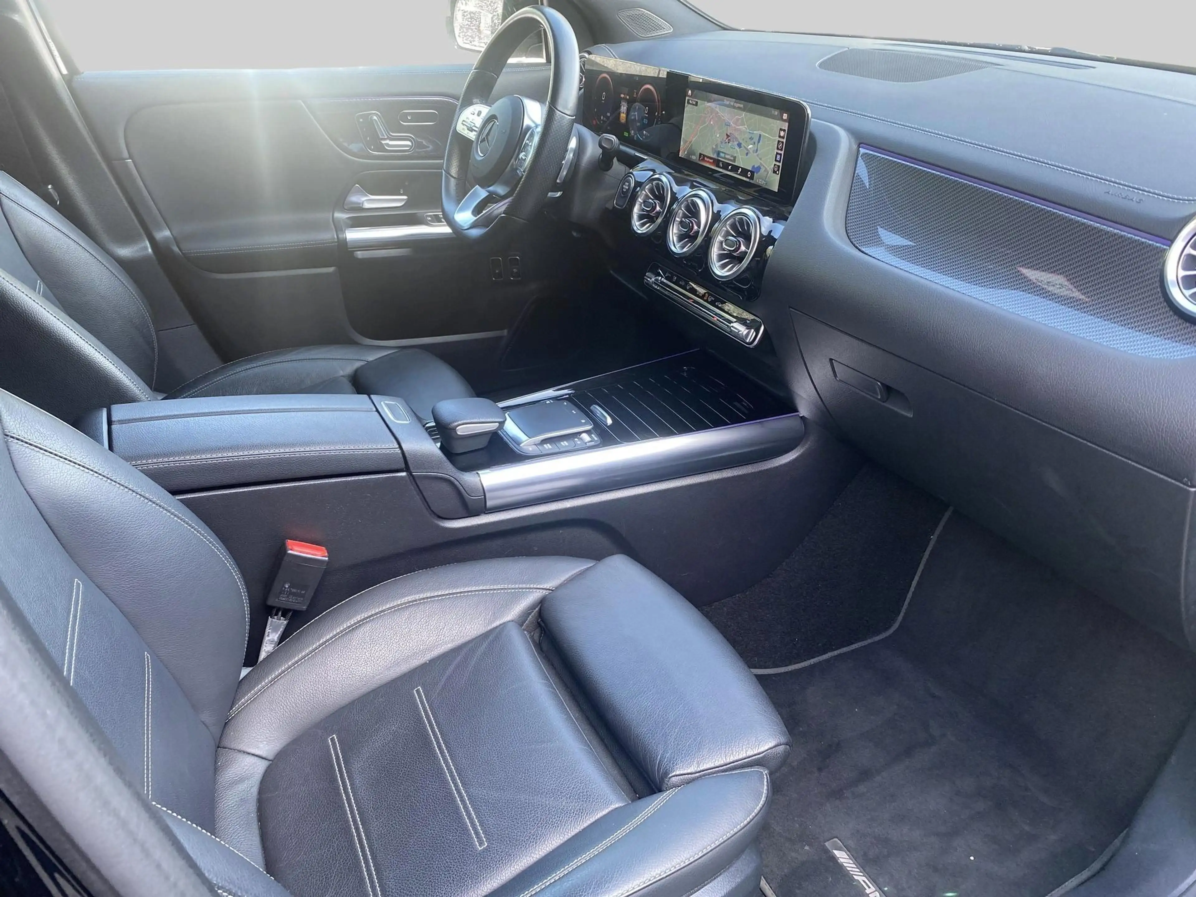 Mercedes-Benz GLA 250 e AMG Line + LEDER + MEMORY + CARPLAY + MULTIBEAM — photo 15