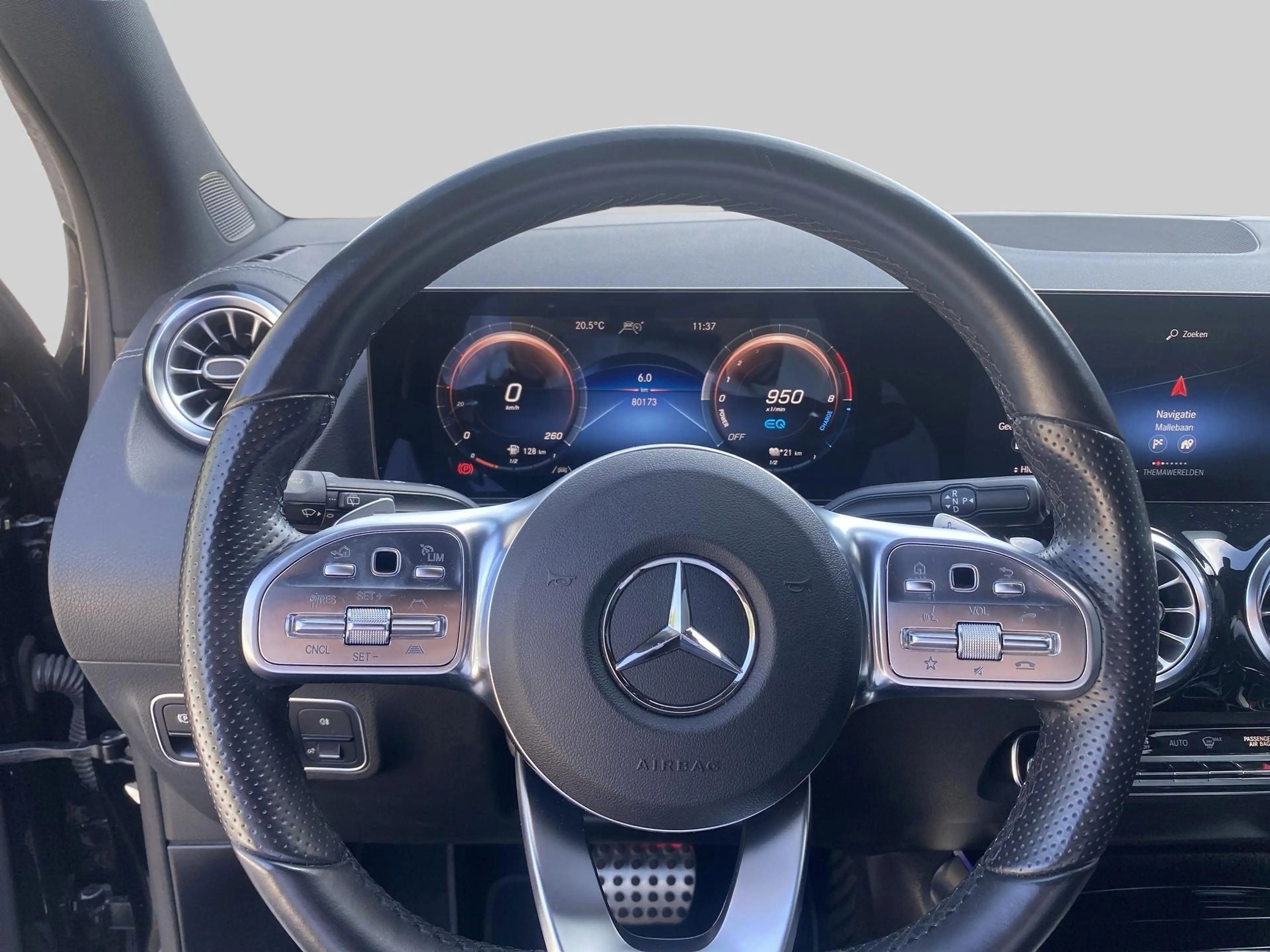 Mercedes-Benz GLA 250 e AMG Line + LEDER + MEMORY + CARPLAY + MULTIBEAM — photo 11