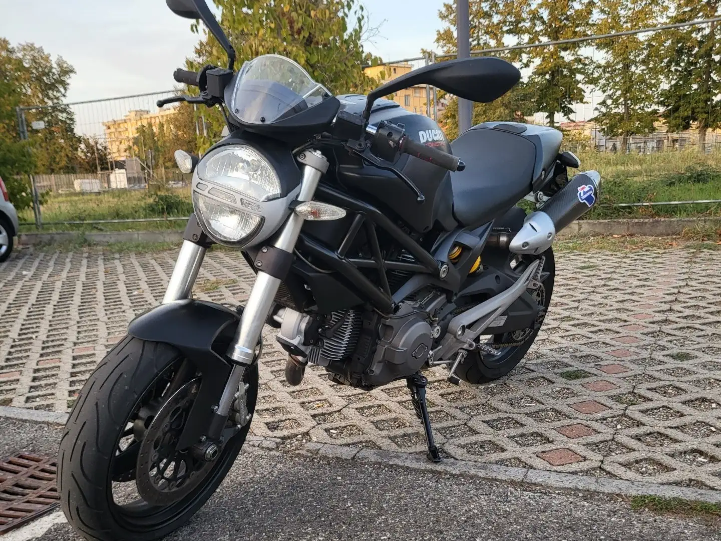 Ducati Monster 696 plus Чорний - 2