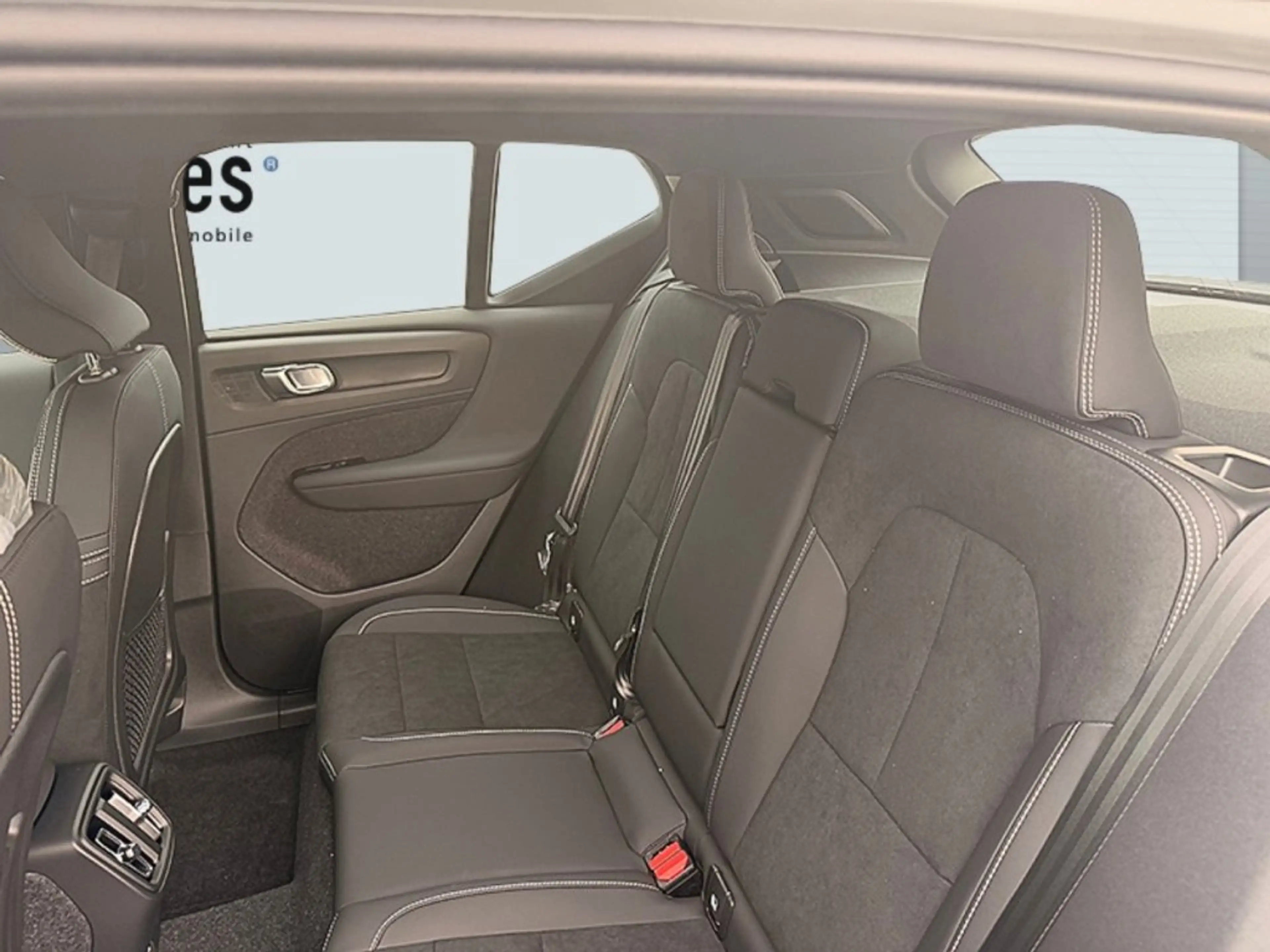 Volvo EX40 Black Edition Plus, Single Motor Extended Range, Vollelektri — photo 10