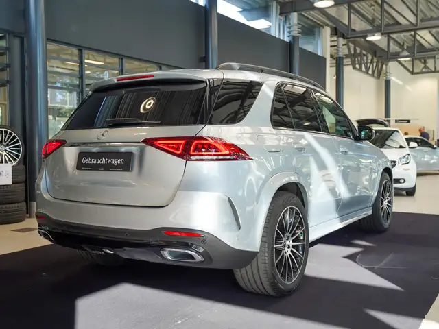 Mercedes-Benz Gle view 3
