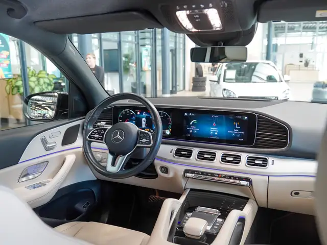 Mercedes-Benz Gle view 10