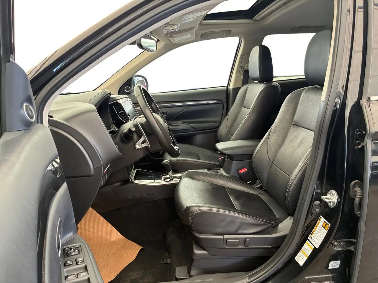 Mitsubishi Outlander photo Mitsubishi Outlander