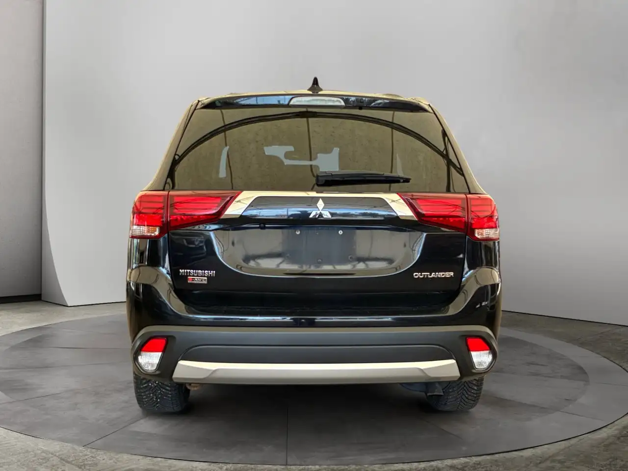 Mitsubishi Outlander photo Mitsubishi Outlander