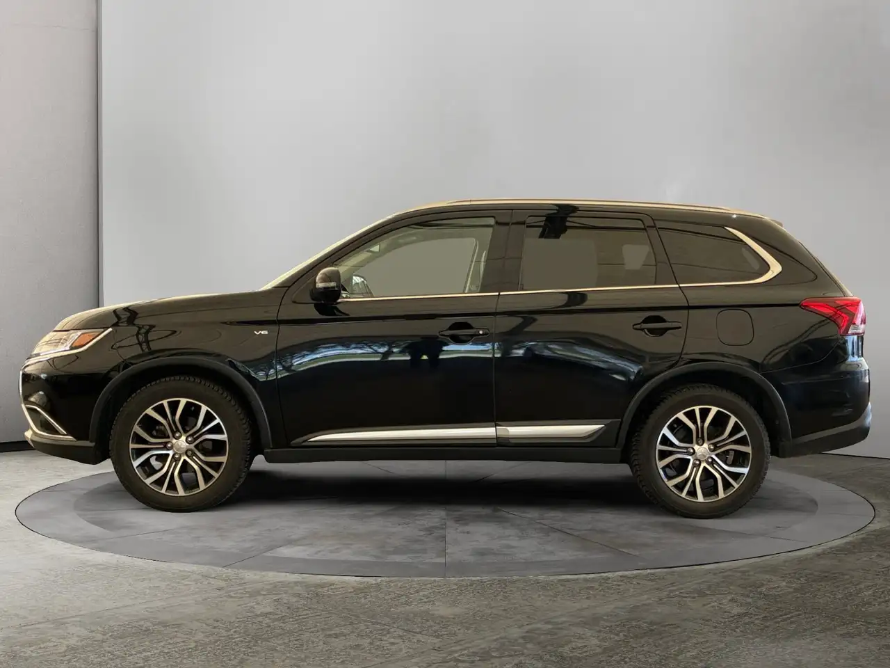 Mitsubishi Outlander photo Mitsubishi Outlander