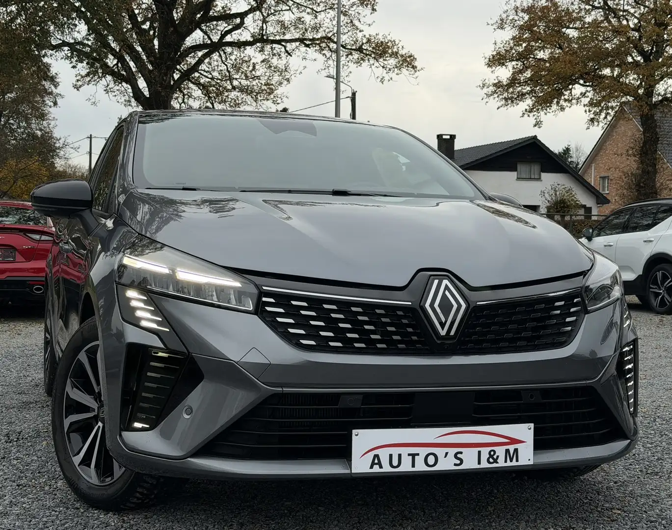 Renault Clio 1.6i E-Tech Hybride 145 02/2025 6.738km Carplay! Grijs - 2