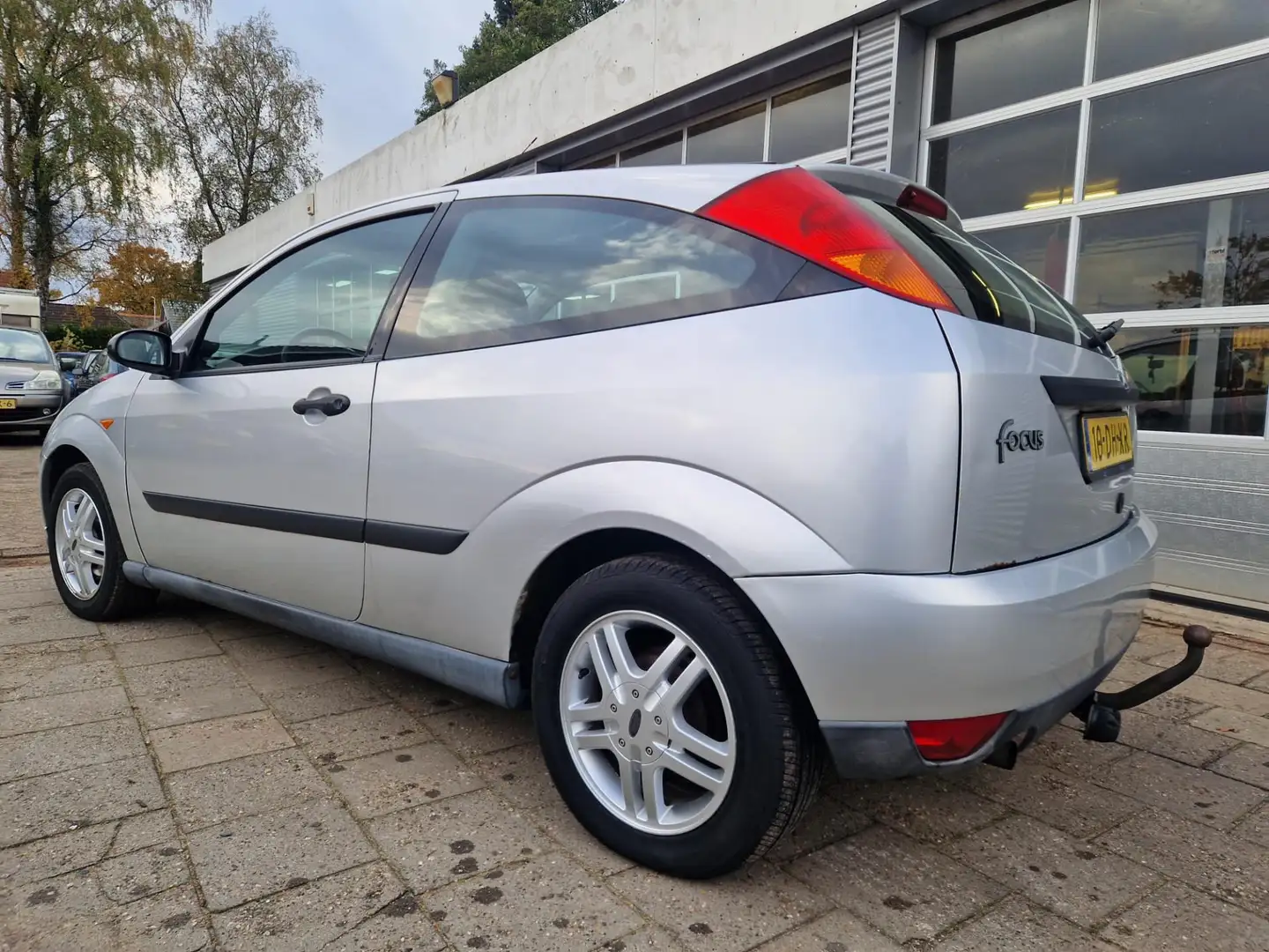 Ford Focus 1.4-16V Trend Grijs - 2