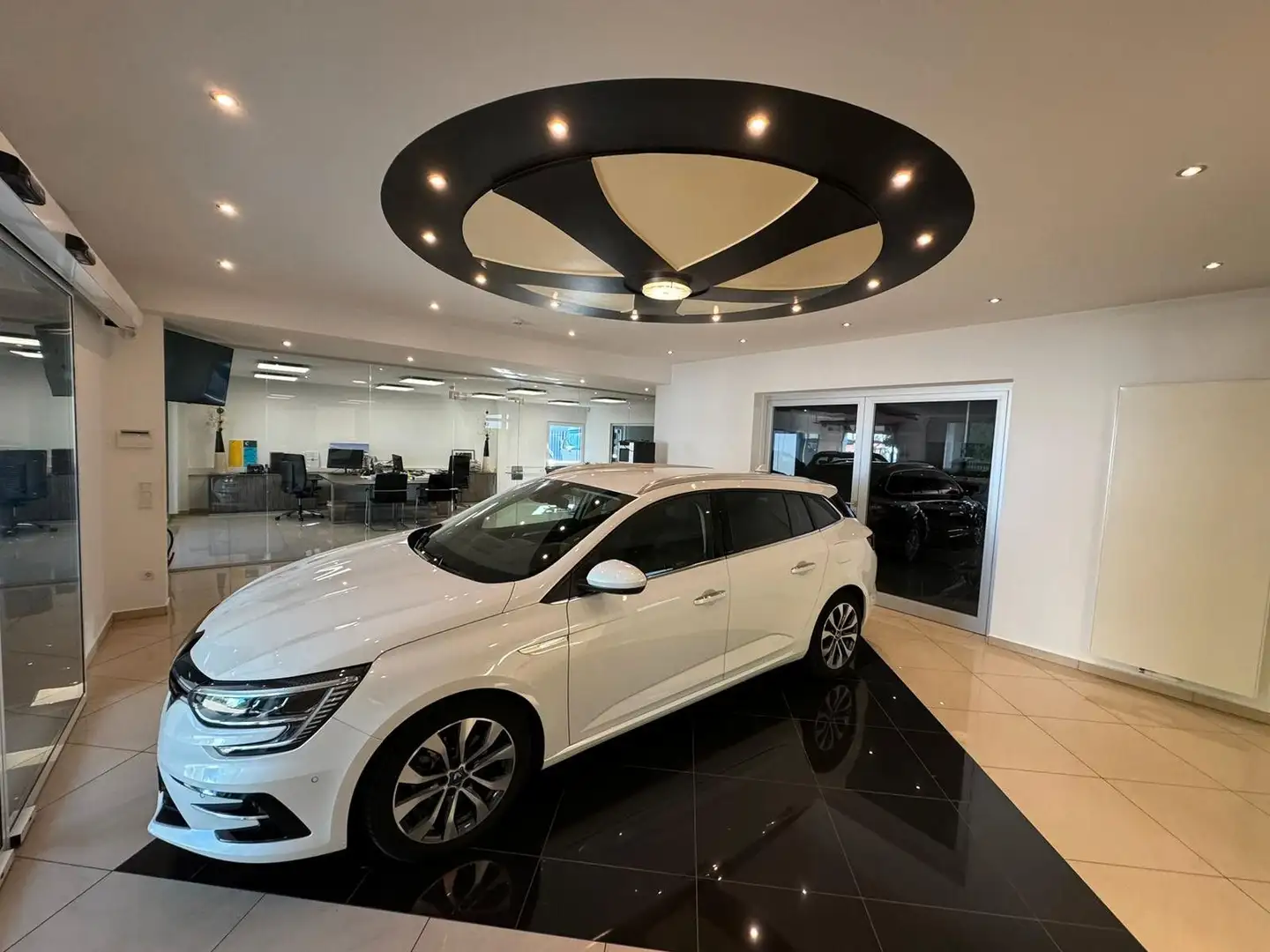 Renault Megane E-Tech White - 1