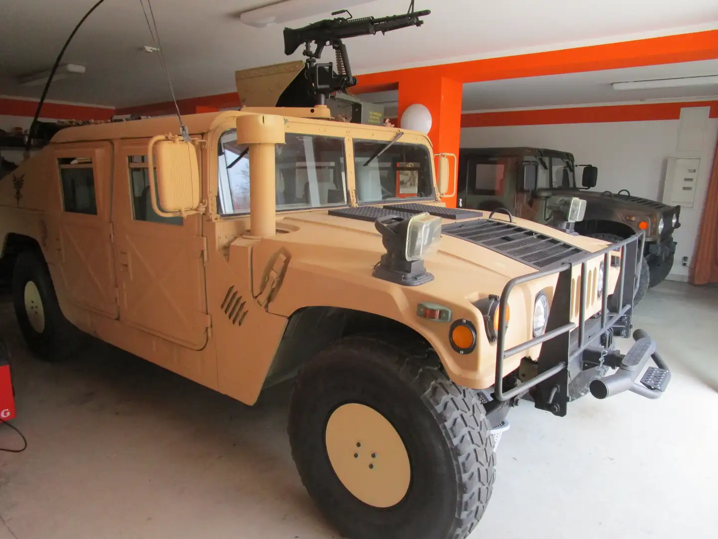 HUMMER H1 HMMWV M1097 A1 Slantback Beige - 2