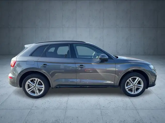 Audi Q5 view 6