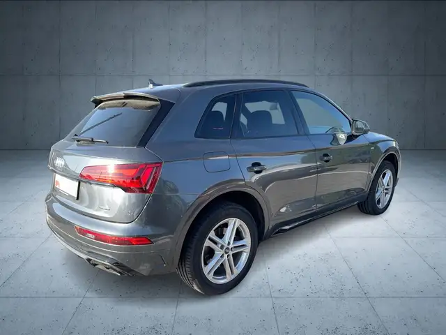 Audi Q5 view 5