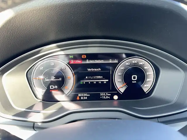 Audi Q5 view 10