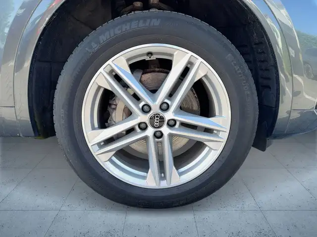 Audi Q5 view 7