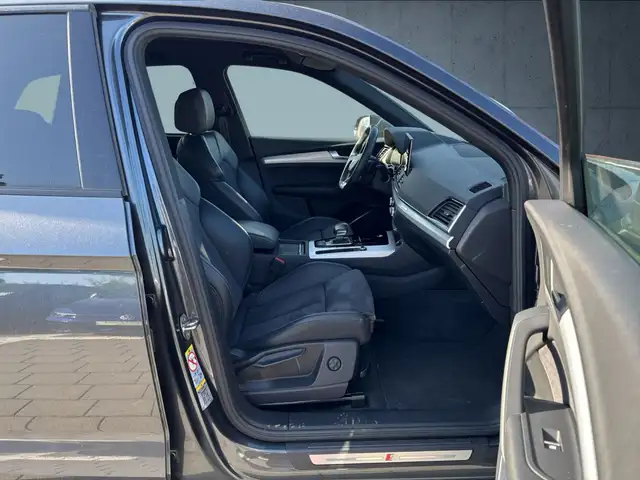 Audi Q5 view 15