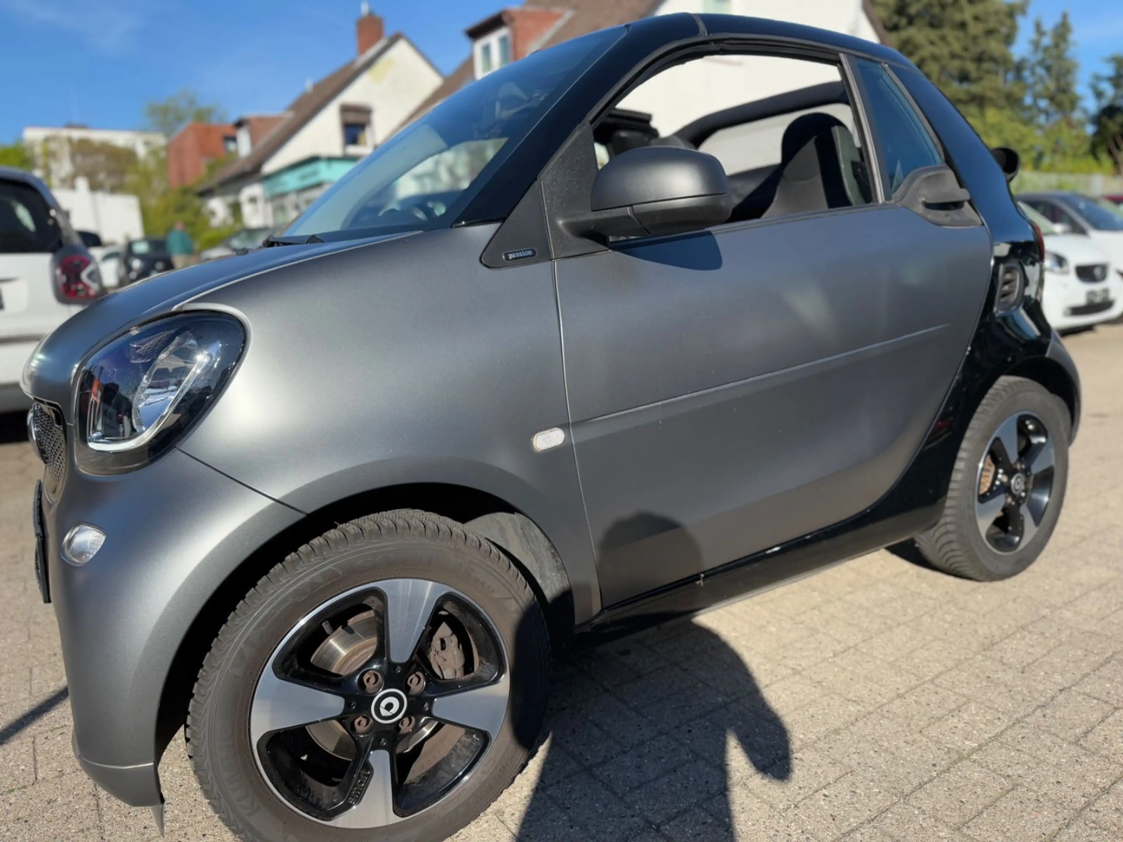 smart forTwo CABRIO*NAVI*90PS*SITZHEIZ*KAMERA*MOD.2019 — photo 6