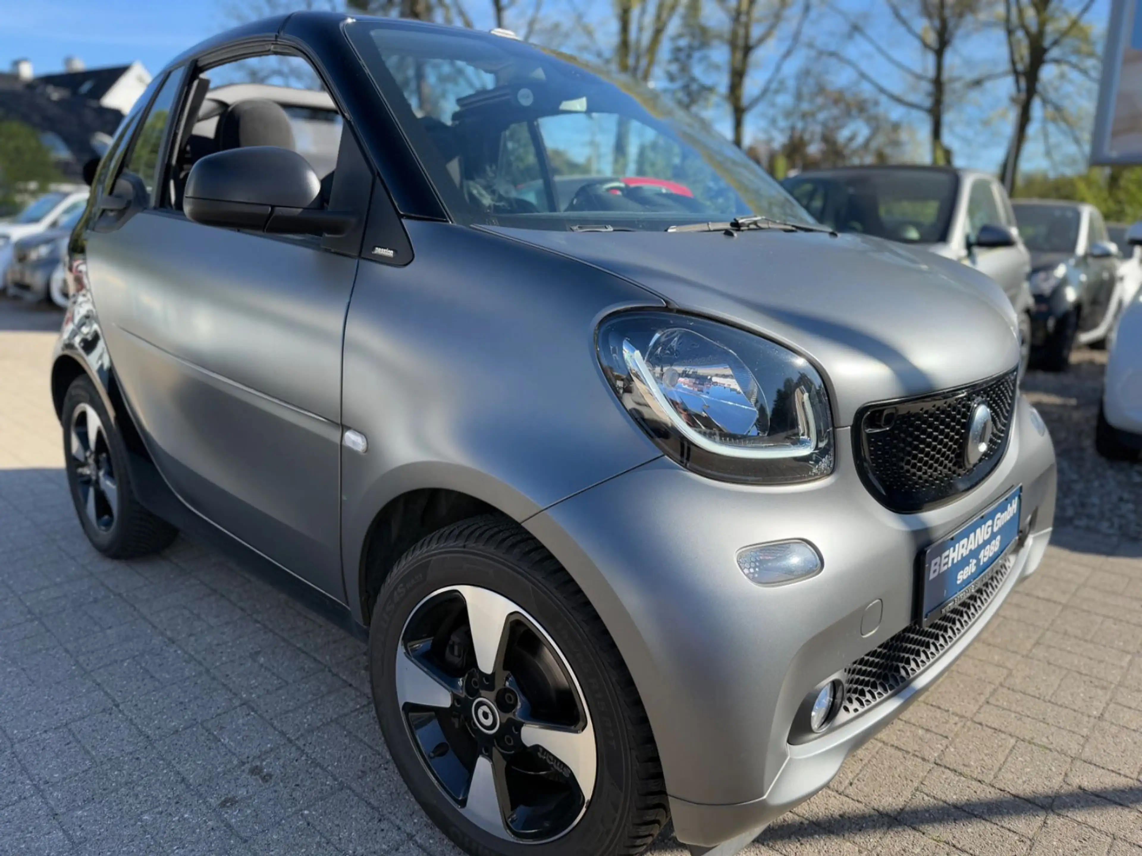 smart forTwo CABRIO*NAVI*90PS*SITZHEIZ*KAMERA*MOD.2019 — photo 3