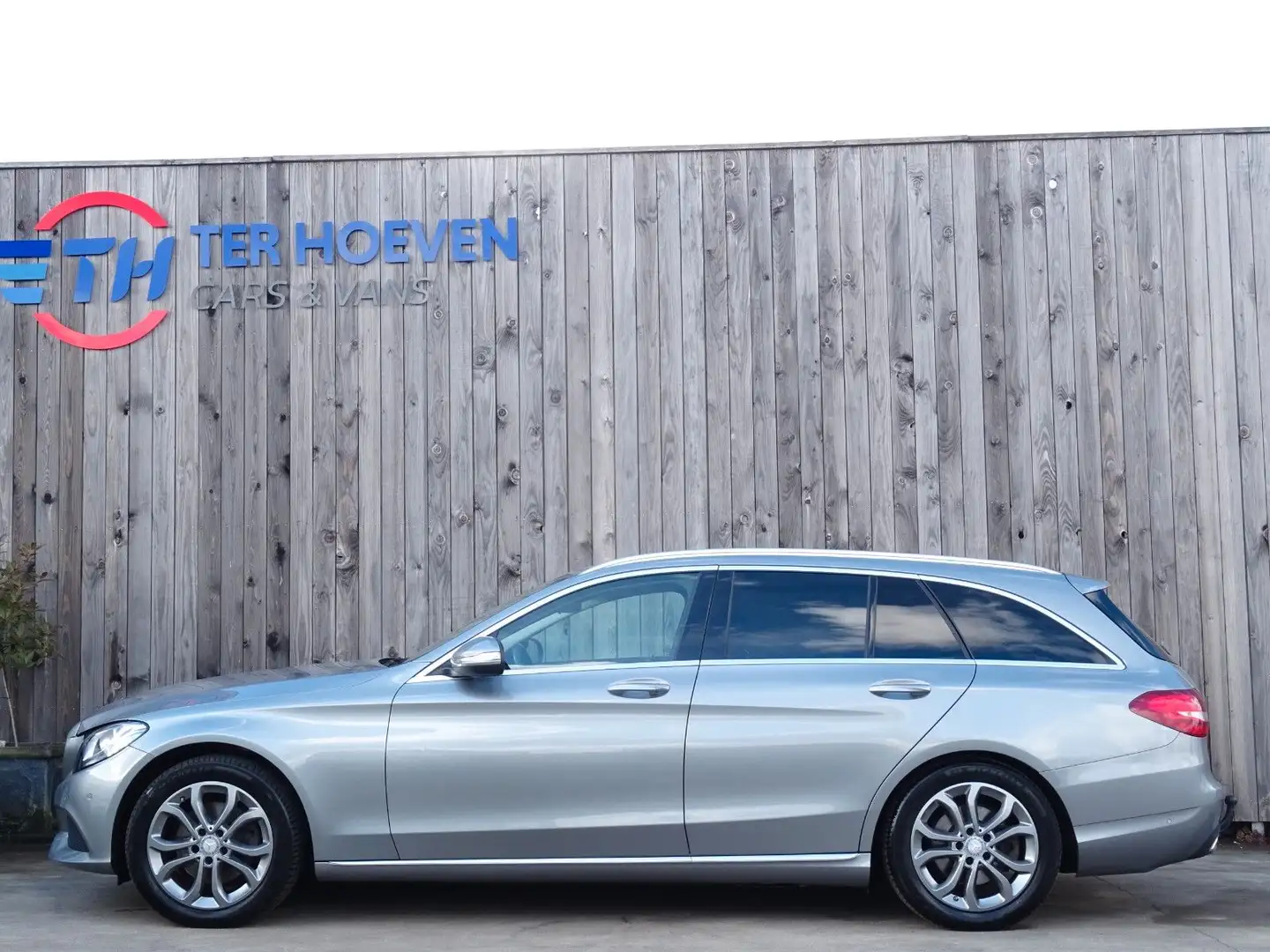 Mercedes-Benz C 220 AVANTGARDE Klima Navi Sitzheiz. AHK Euro 6 Grau - 1