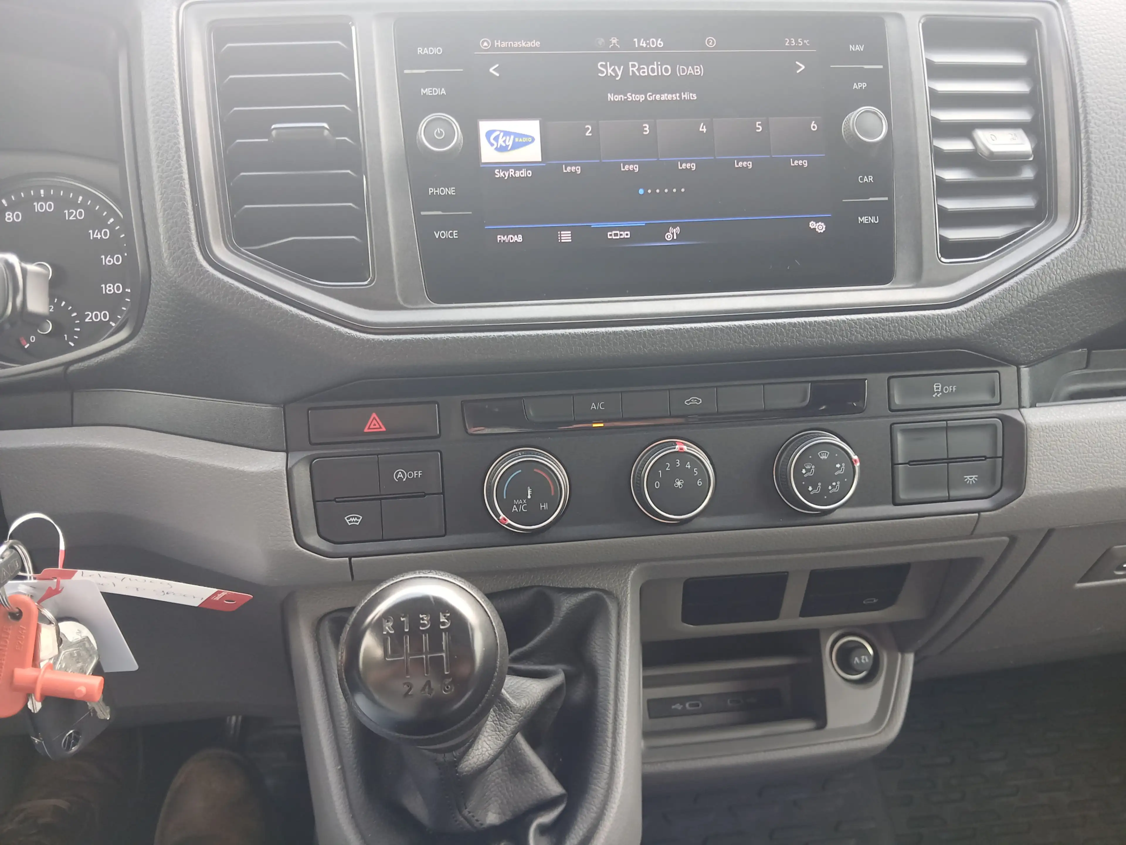 Volkswagen Crafter 35 2.0 TDI L3 EL ComfEURO VI RWD 140 pk handbak la — photo 4