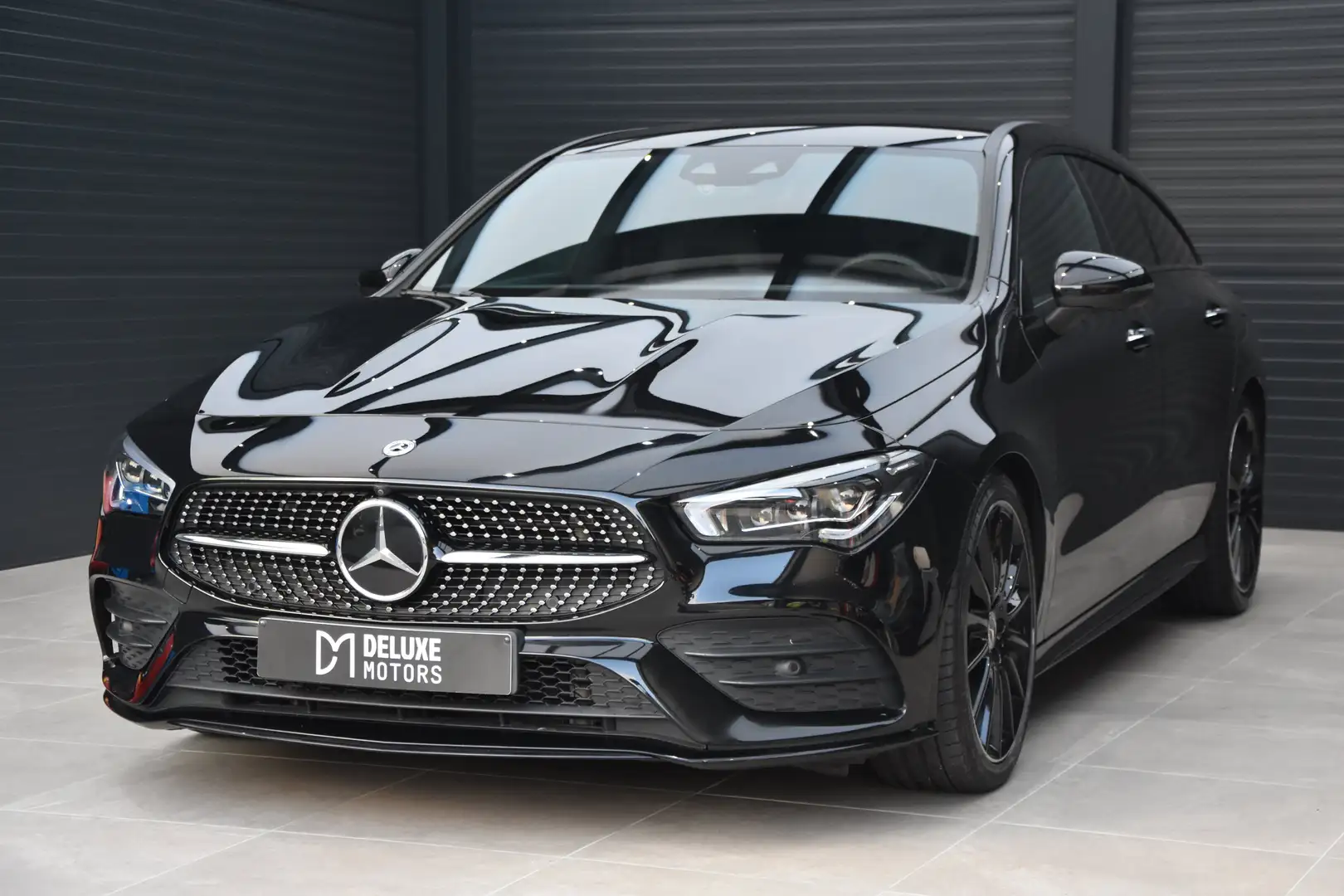 Mercedes-Benz CLA 200 Shooting Brake  AMG Line 360 Camera Zetelver. Noir - 1